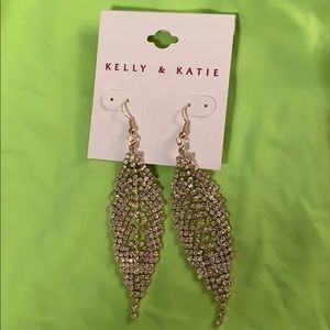 Kelly & Katie good chandelier earrings